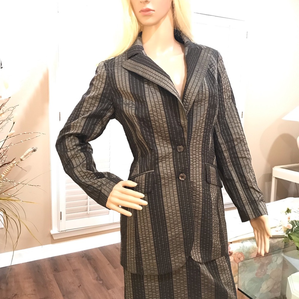 GORGEOUS RICKIE FREEMAN FOR TERI JON SUIT/ MINT